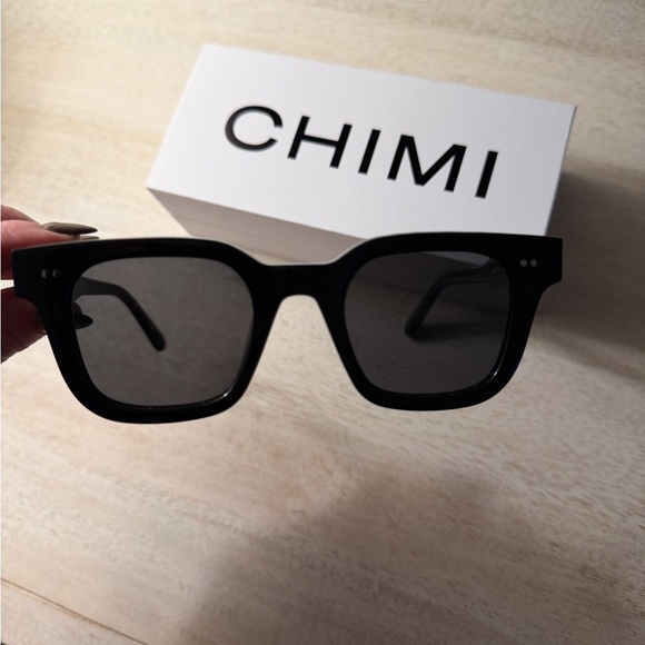 Chimi 04 Sunglasses - Picture 4 of 5